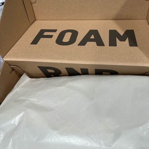 Yeezy foam runner onyx main image 2